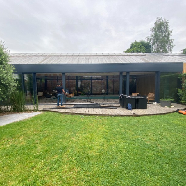 Fabrication et  pose de menuiserie aluminium autour de la piscine sur Mouvaux